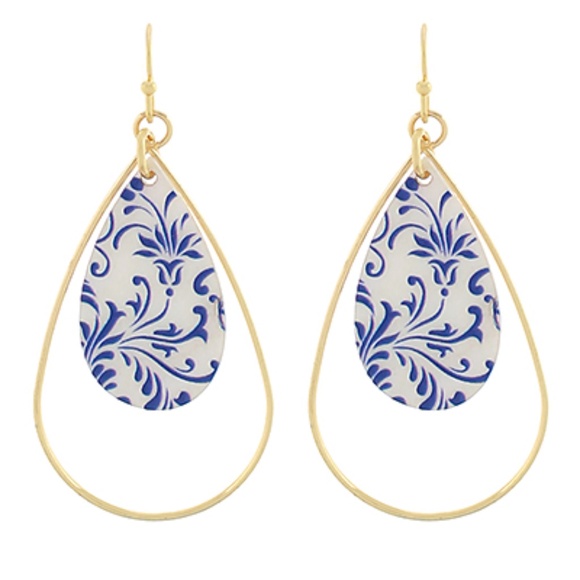 Teardrop MOP Earrings - Picture 1 of 1